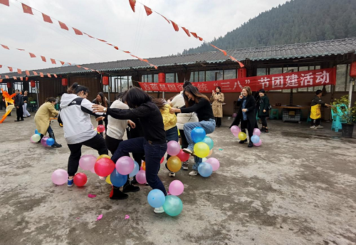 古藺縣國資公司歡度“三八”國際勞動?jì)D女節(jié)